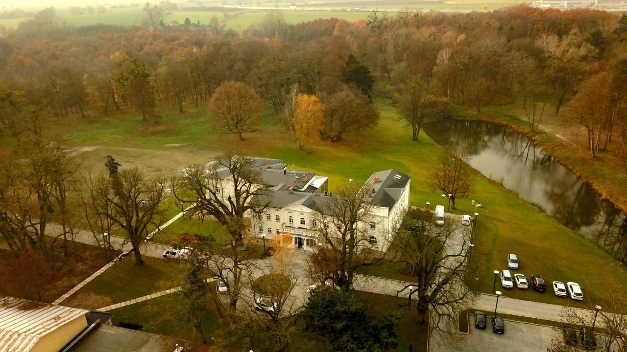 Kasztanowy Palac Swadzim Exteriör bild