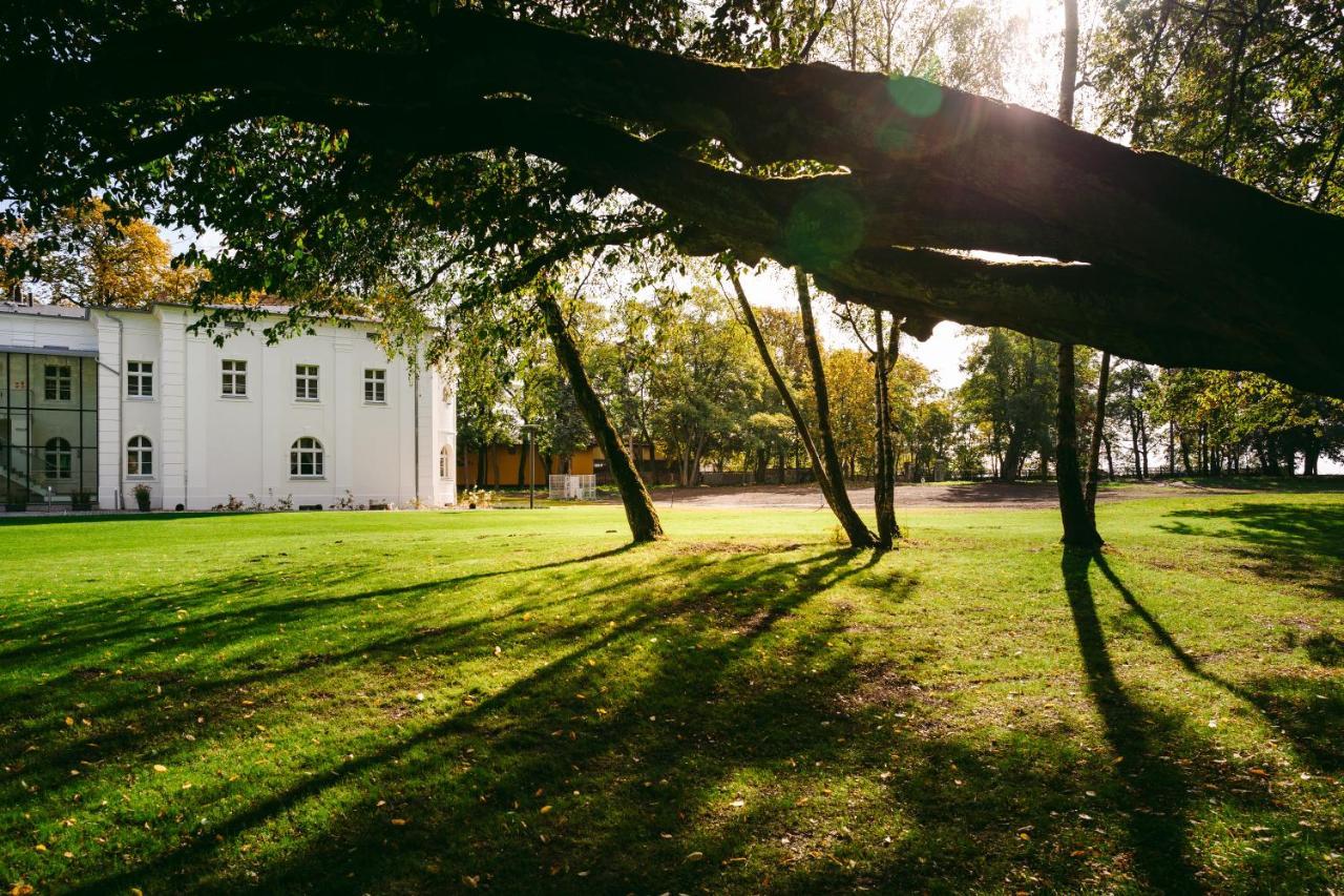 Kasztanowy Palac Swadzim Exteriör bild